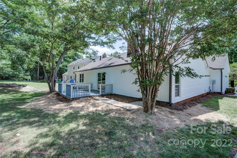 Photo 17 of 19 - 8242 Walnut Creek Ln, Charlotte, NC 28227