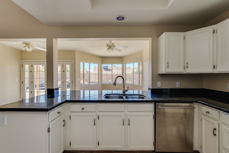 Photo 3 of 20 - 1219 E Kristal Way, Phoenix, AZ 85024