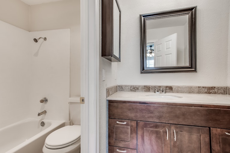 Photo 23 of 32 - 207 Cherrybark Dr, Coppell, TX 75019