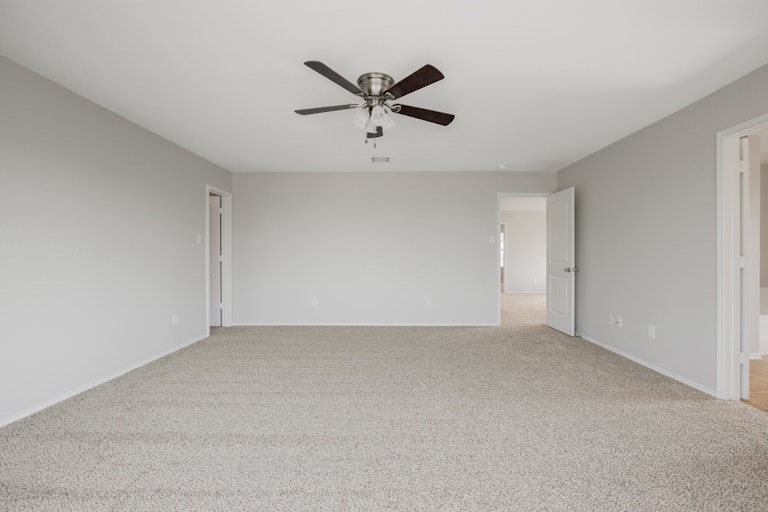 Photo 32 of 38 - 4909 Blue Top Dr, Fort Worth, TX 76179