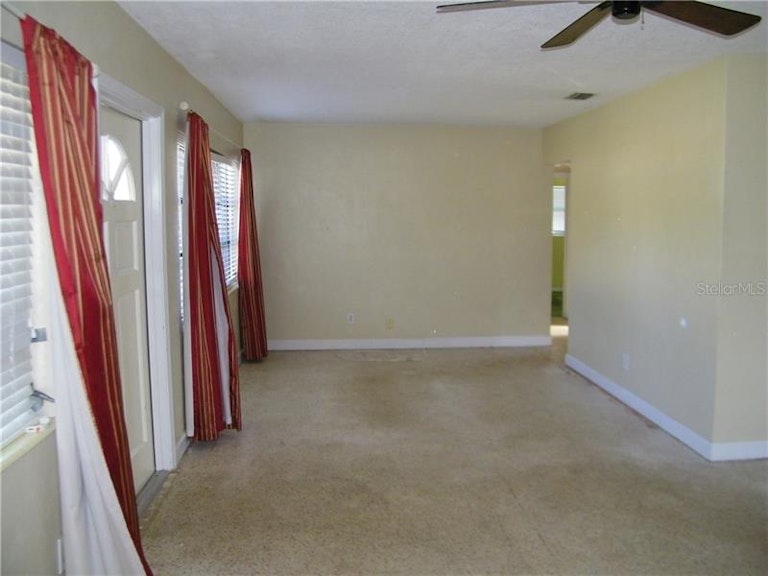 Photo 11 of 17 - 776 85th Ave N, Saint Petersburg, FL 33702