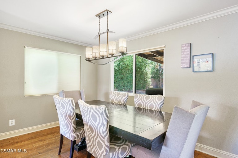 Photo 4 of 14 - 2431 Invar Ct, Simi Valley, CA 93065