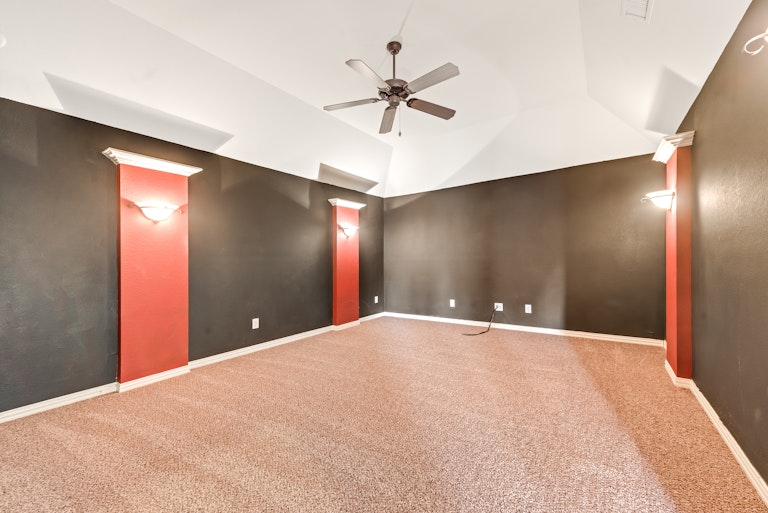Photo 3 of 30 - 6947 Navigation Dr, Grand Prairie, TX 75054