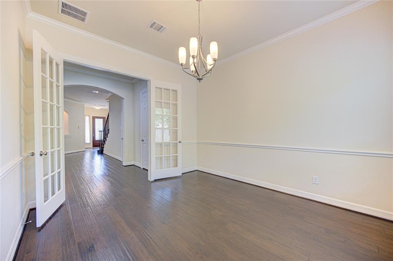 Photo 11 of 34 - 2811 Shadow Woods Ct, Houston, TX 77043