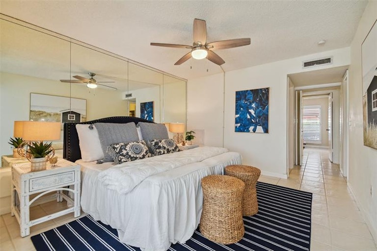 Photo 18 of 45 - 1 Windrush Blvd #5, Indian Rocks Beach, FL 33785