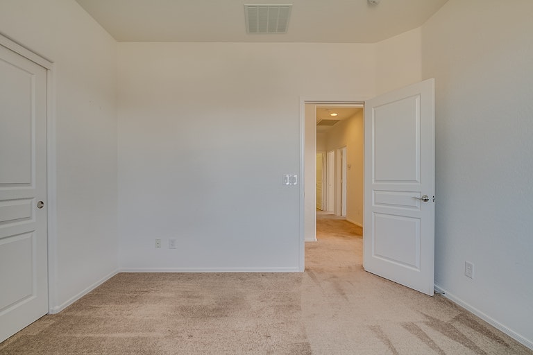 Photo 12 of 39 - 7234 W Alta Vista Rd, Laveen, AZ 85339