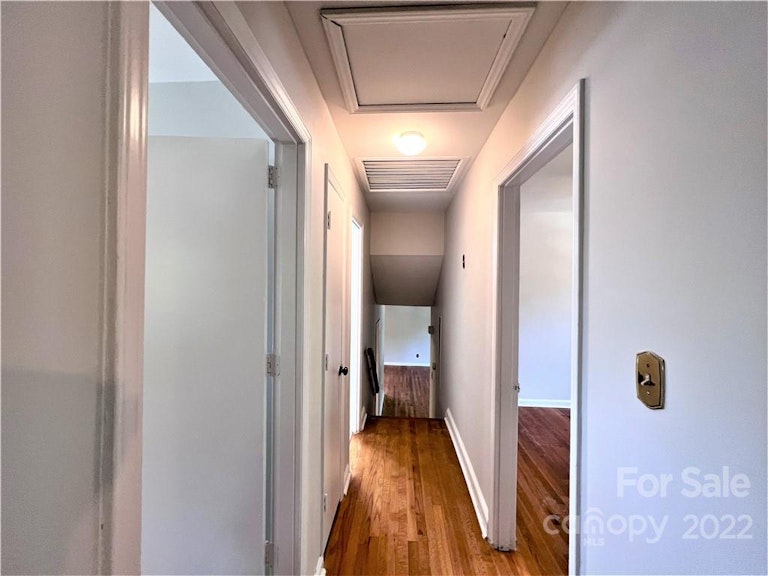 Photo 23 of 33 - 7427 Meadowdale Ln, Charlotte, NC 28212