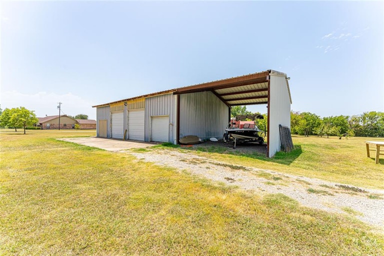 Photo 32 of 36 - 1434 S Fm 740, Heath, TX 75032