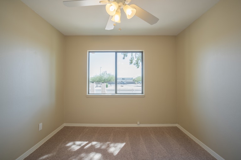 Photo 13 of 17 - 2800 E Danbury Rd, Phoenix, AZ 85032