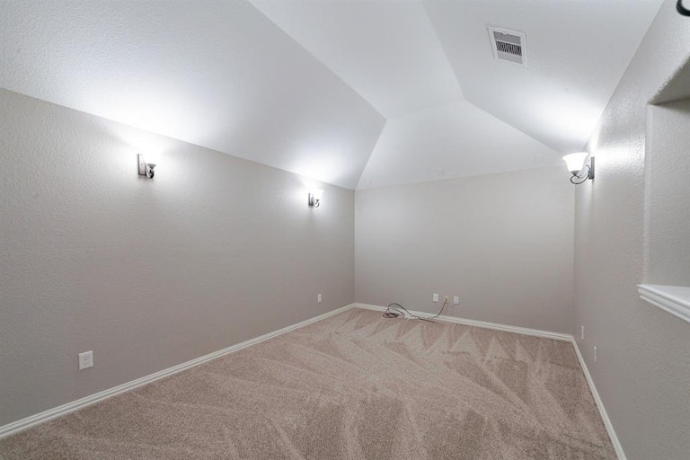Photo 33 of 43 - 91 Hearthshire Cir, Magnolia, TX 77354