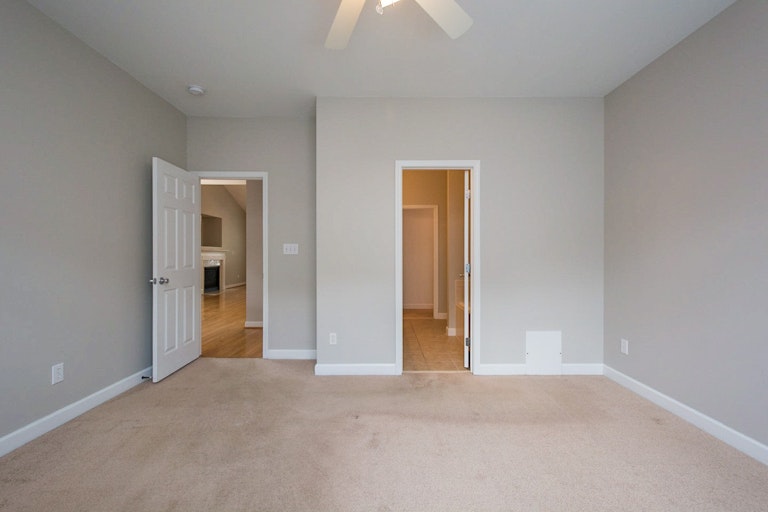 Photo 12 of 16 - 6010 Four Townes Ln, Raleigh, NC 27616