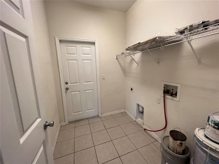 Photo 30 of 38 - 5419 Oxford Manor Cir, Lakeland, FL 33810