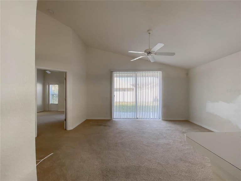 Photo 12 of 26 - 31339 Heatherstone Dr, Wesley Chapel, FL 33543