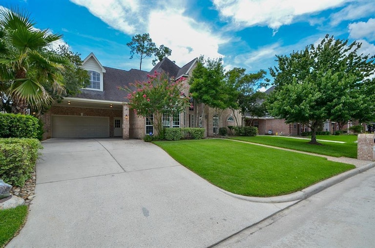 Photo 3 of 34 - 16307 Perry Pass Ct, Spring, TX 77379