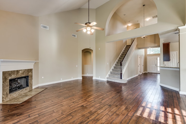 Photo 11 of 32 - 460 Fremont Dr, Rockwall, TX 75087