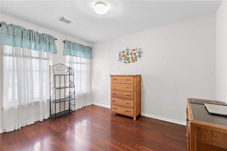 Photo 28 of 32 - 1104 Terra St, Round Rock, TX 78665