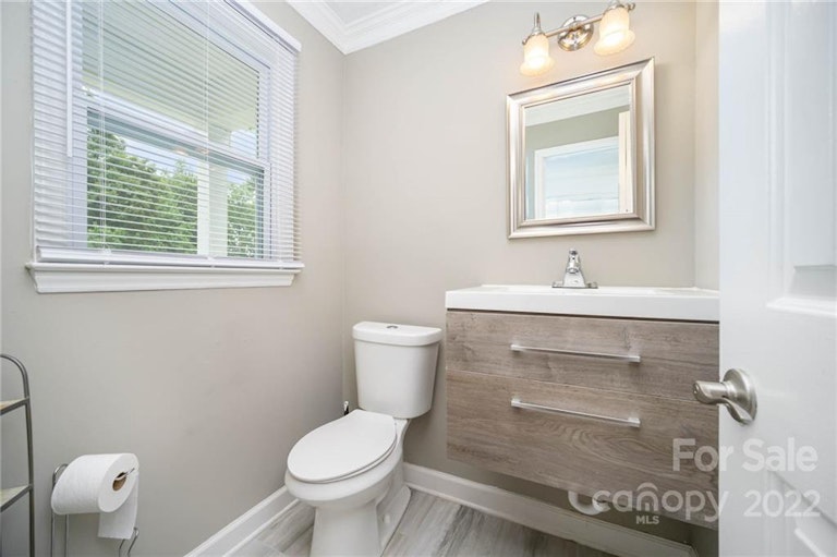 Photo 15 of 28 - 1129 Well Spring Dr, Charlotte, NC 28262