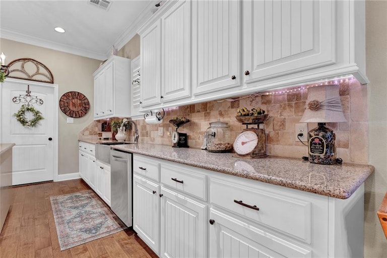 Photo 15 of 38 - 8702 Malardcrest Dr, Humble, TX 77346