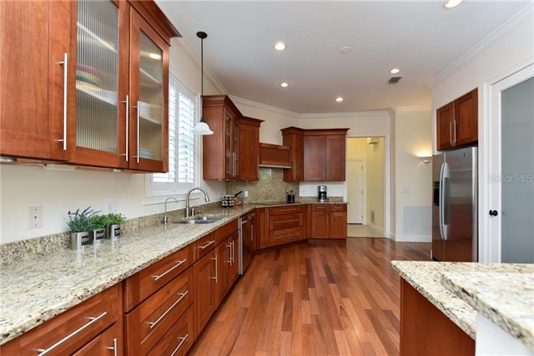 Photo 9 of 25 - 320 Faubel St, Sarasota, FL 34242