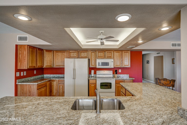 Photo 14 of 32 - 13207 W Kodiak Dr, Sun City West, AZ 85375
