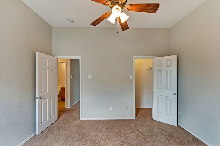 Photo 24 of 30 - 9125 Liberty Crossing Dr, Fort Worth, TX 76131
