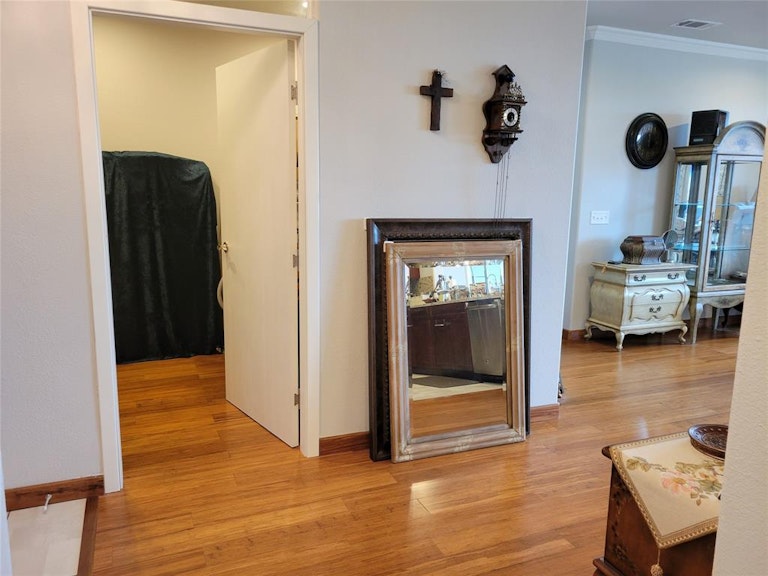 Photo 12 of 22 - 1220 W Trinity Mills Rd #5005, Carrollton, TX 75006