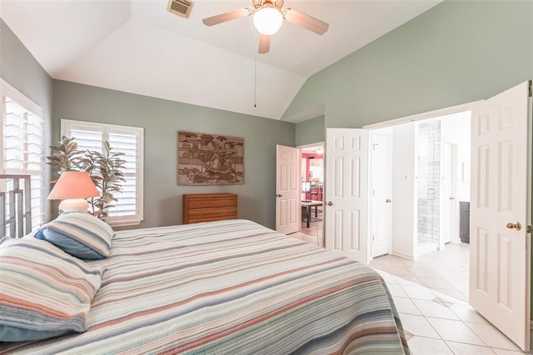 Photo 15 of 26 - 9811 Therrell Dr, Houston, TX 77064