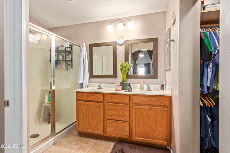 Photo 15 of 28 - 378 W Santa Gertrudis Cir, San Tan Valley, AZ 85143