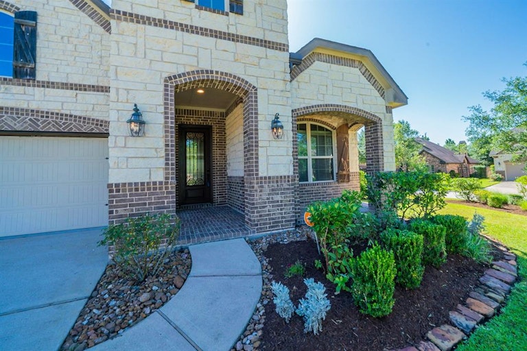 Photo 4 of 43 - 91 Hearthshire Cir, Magnolia, TX 77354