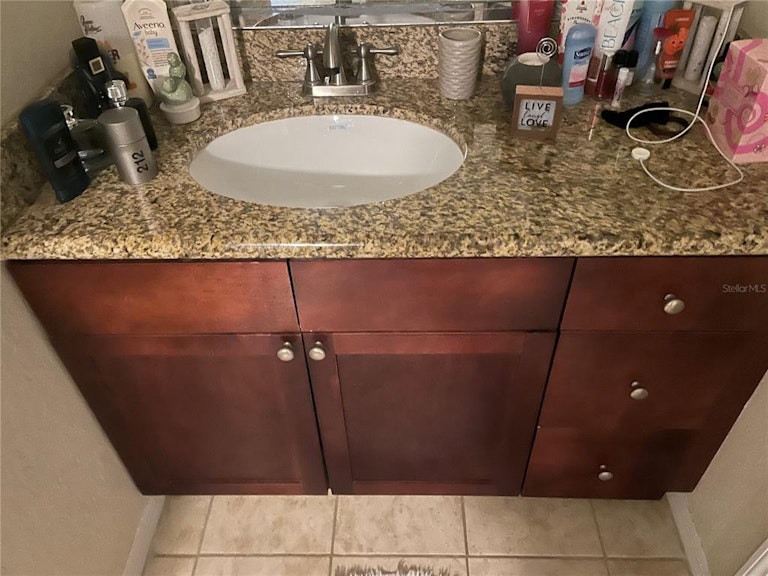 Photo 25 of 44 - 5168 Conroy Rd #25, Orlando, FL 32811