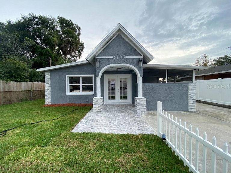 Photo 2 of 35 - 5103 N 30th St, Tampa, FL 33610