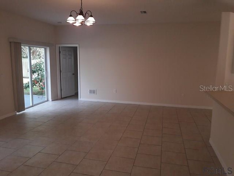 Photo 3 of 16 - 9 Pinetree Dr, Palm Coast, FL 32164
