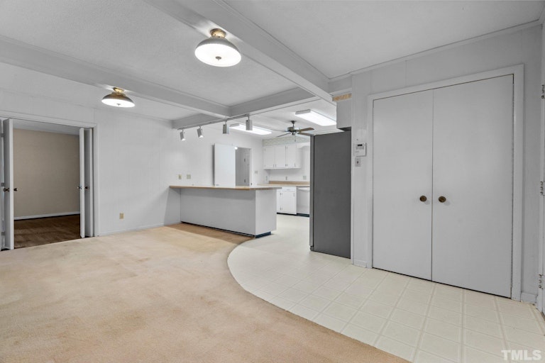 Photo 10 of 38 - 408 Chadwick Dr, Raleigh, NC 27609