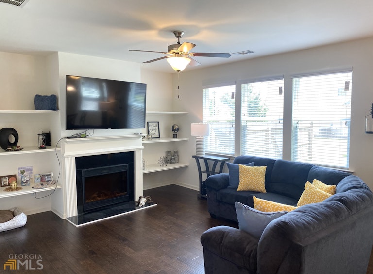Photo 10 of 40 - 5840 Keystone Ln, Lithonia, GA 30058