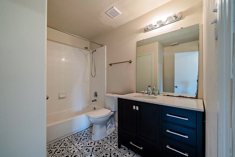 Photo 28 of 36 - 2011 Dalton Trace Ct, Spring, TX 77373