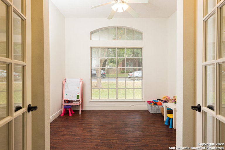 Photo 25 of 40 - 5207 Pine Lake Dr, San Antonio, TX 78244
