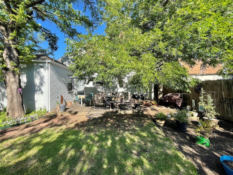 Photo 31 of 37 - 3213 Rogers Ave, Fort Worth, TX 76109