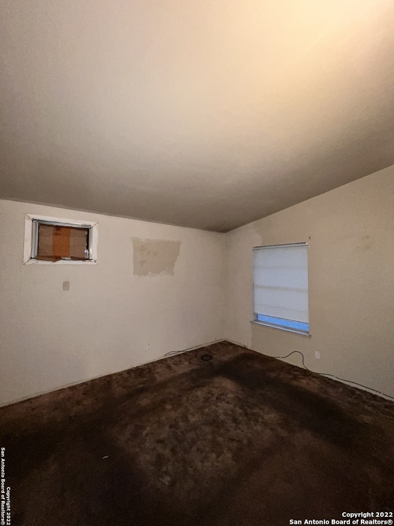 Photo 16 of 22 - 6134 Deer Valley Dr, San Antonio, TX 78242