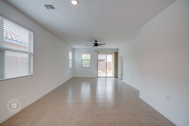 Photo 5 of 23 - 14197 W Georgia Dr, Surprise, AZ 85379