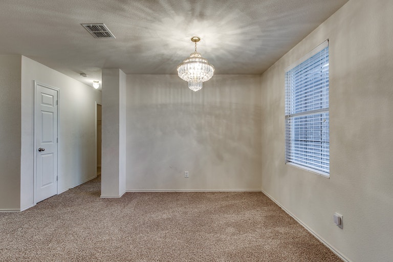 Photo 5 of 28 - 609 Rosemary Dr, Royse City, TX 75189
