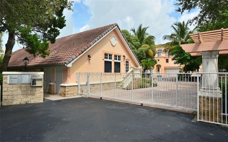 Photo 17 of 17 - 5921 Midnight Pass Rd #2, Sarasota, FL 34242