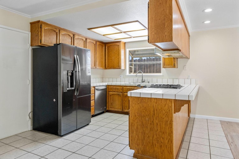 Photo 12 of 32 - 7446 Northlea Way, Citrus Heights, CA 95610