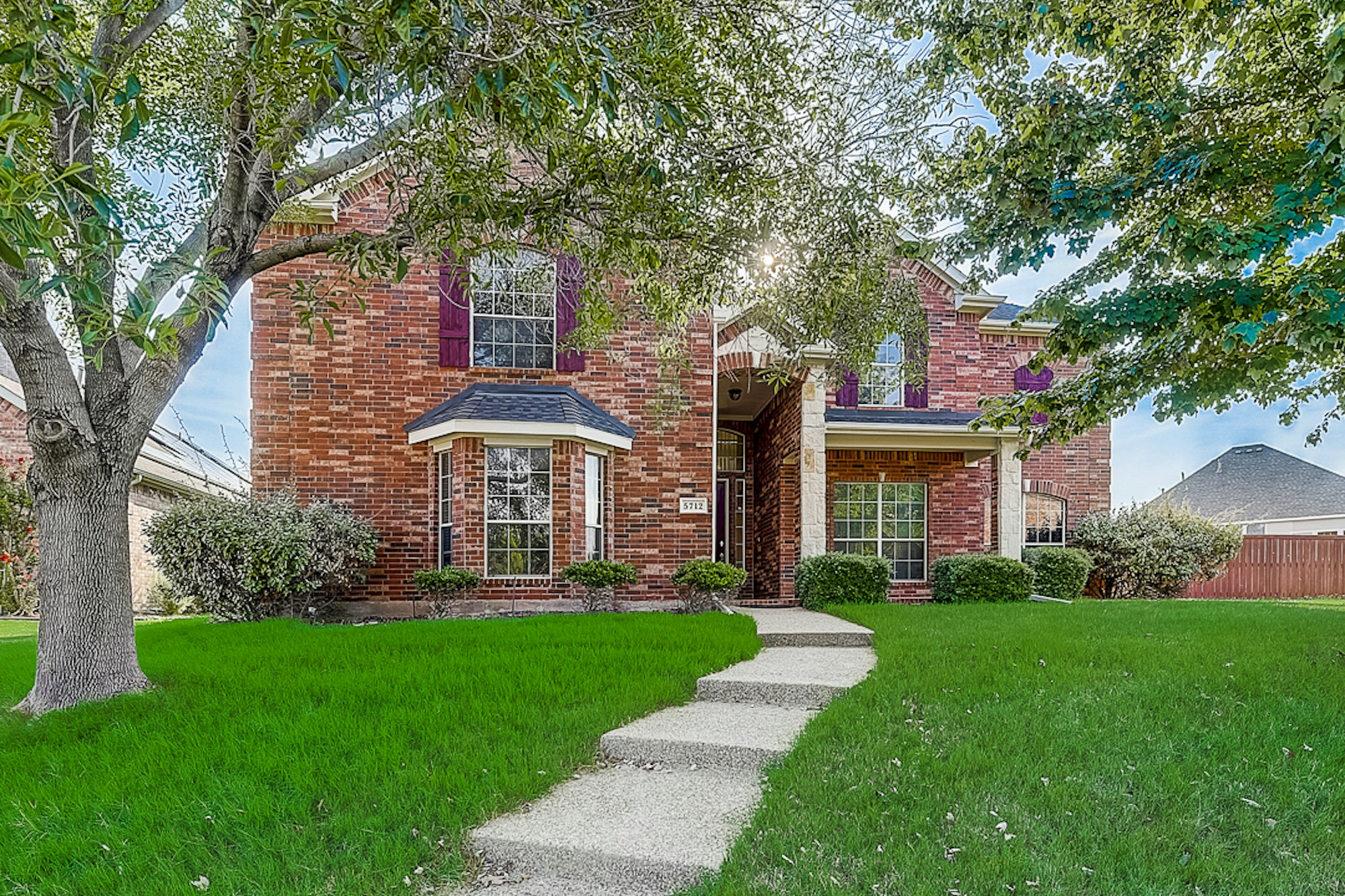 Photo 1 of 36 - 5712 Southern Pines Ct, Frisco, TX 75036