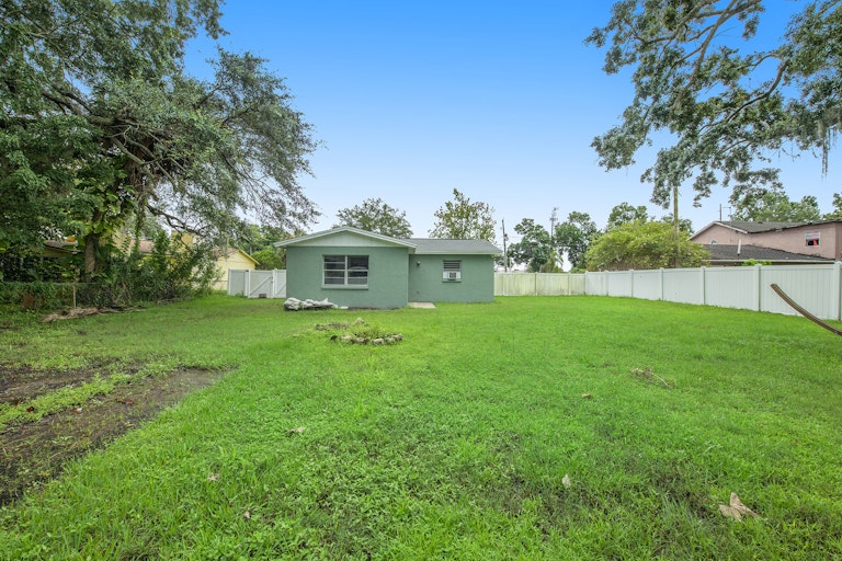 Photo 7 of 16 - 230 Douglas Rd W, Oldsmar, FL 34677