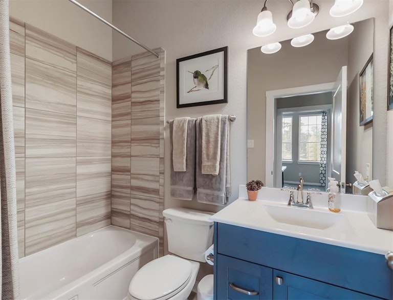 Photo 5 of 30 - 29607 Sterling Knoll Dr, Missouri City, TX 77441