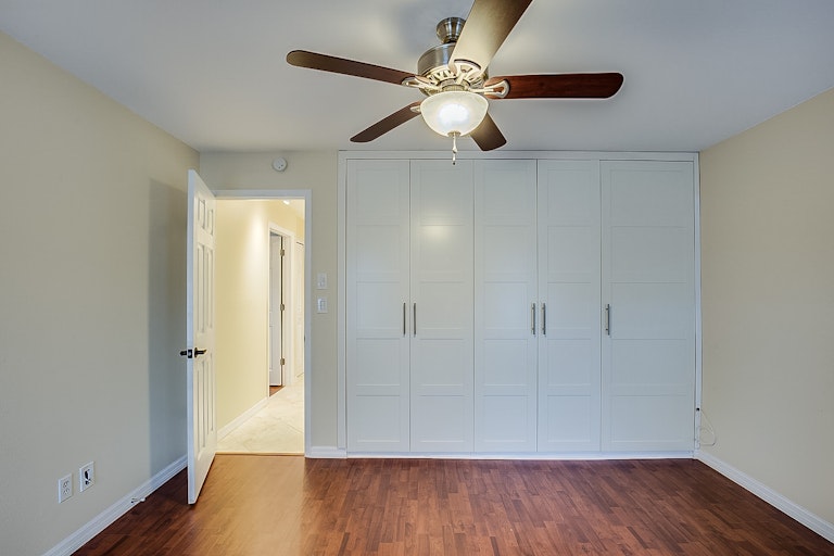 Photo 12 of 18 - 12103 71st Way, Largo, FL 33773