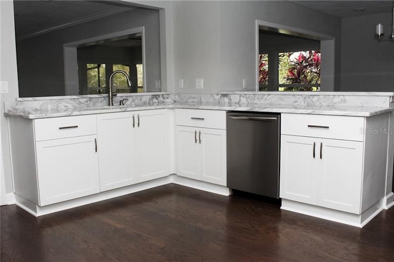 Photo 6 of 17 - 3828 Cheverly Dr W, Lakeland, FL 33813