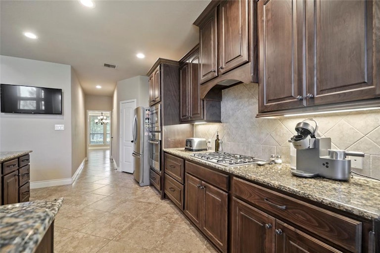 Photo 16 of 47 - 27390 Pendleton Trace Dr, Spring, TX 77386