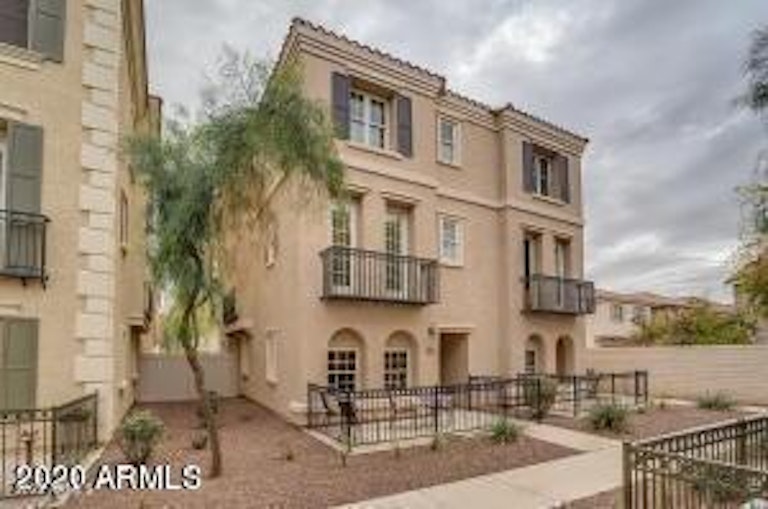 Photo 2 of 30 - 2794 S Alpine Dr, Gilbert, AZ 85295