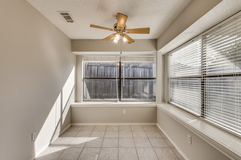 Photo 8 of 26 - 2612 Trumpet Dr, Rowlett, TX 75089